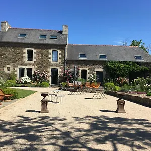 Demeure Du Porzou Couette-café Yvias
