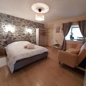 L étable Au Naturel Couette-café Mauriac (Cantal)